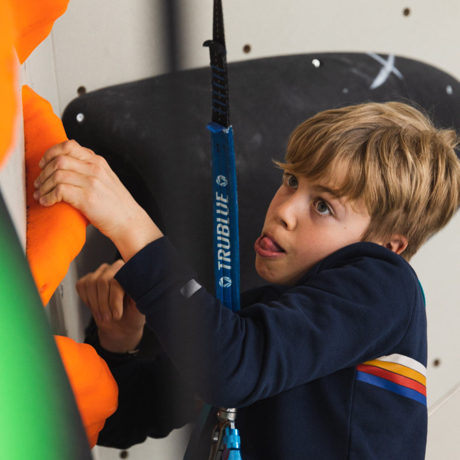 gym-kidszone-autobelay-kids-climbers-
