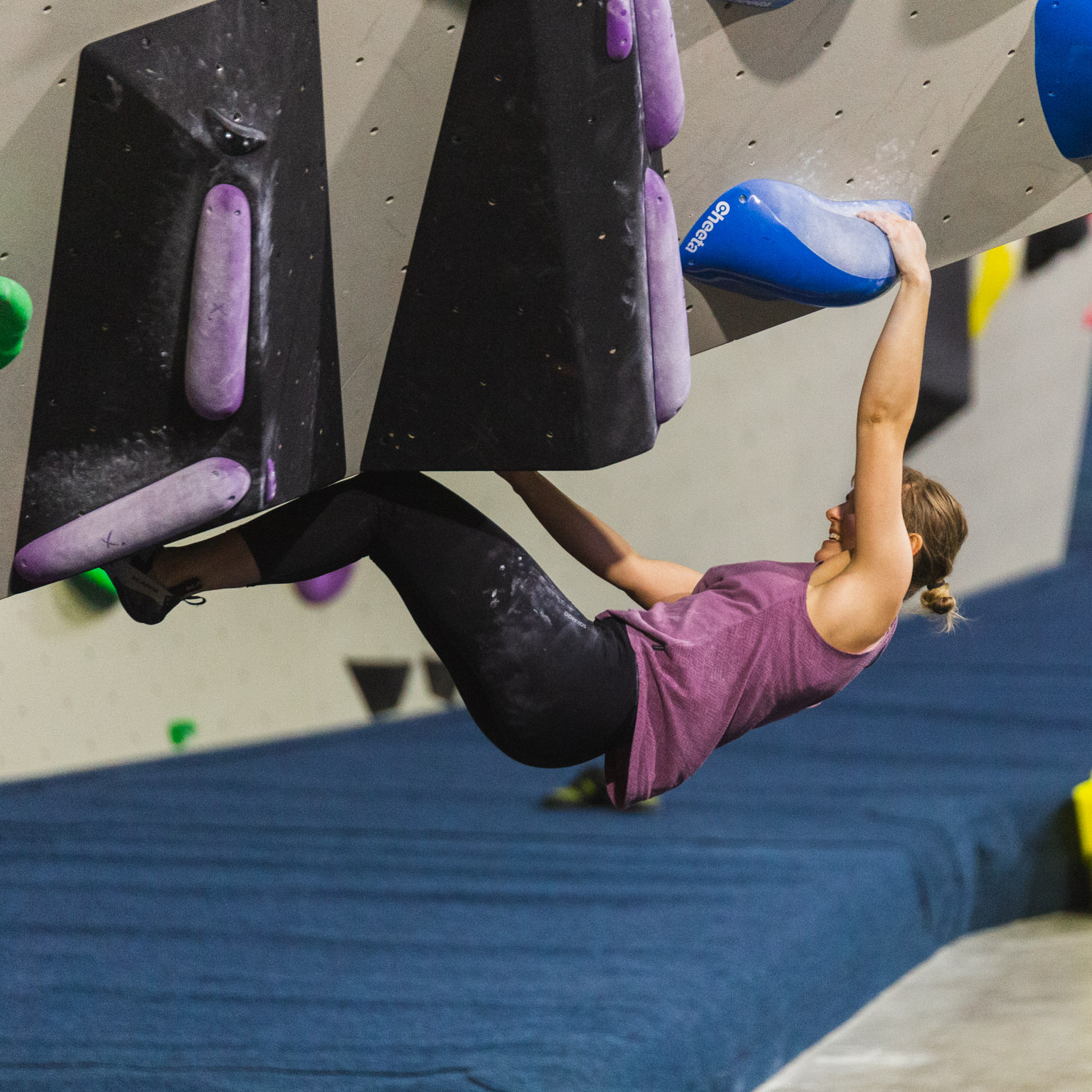 gym-boulderzone-climbers-adults-